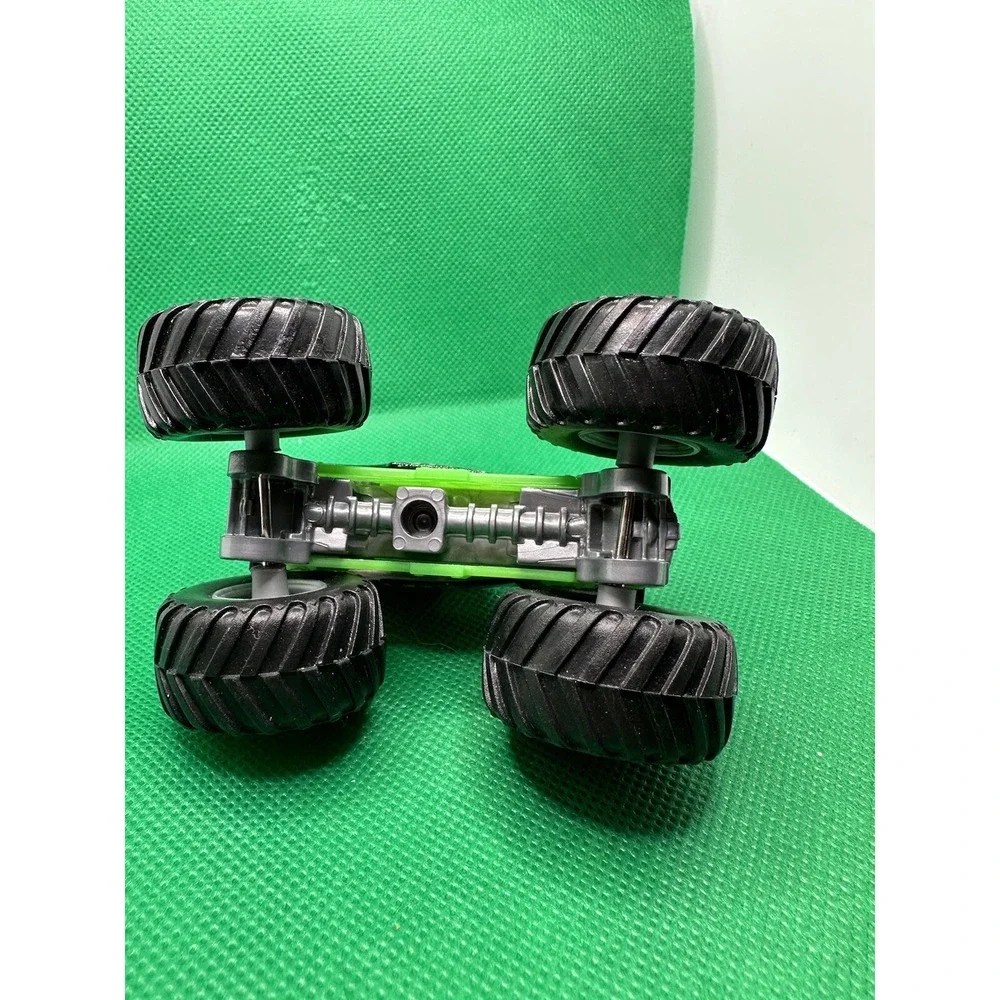 Hot Wheels Grave Digger 1:64 Monster Jam Monster Trucks Die cast Unknown Series
